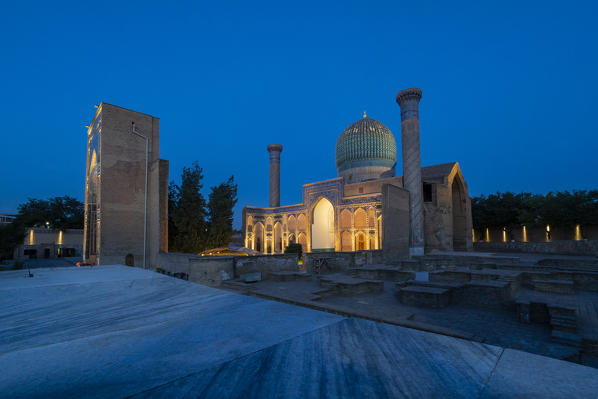 Tamerlane, Timur, mausoleum in Samarkand by night. Sammarcanda, Uzbekistan, Central Asia.