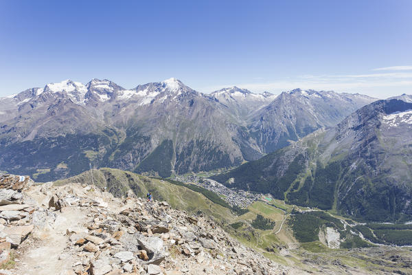 Sass Fe valley with 4000 peak in background from Mischabelhutte during summer. Sass Fe, Vallese canton, Switzerland, Alps, Europe.