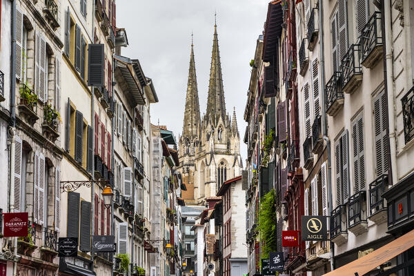 The cathedral of Bayonne in the background from the historic centre of the city. Bayonne, Nouvelle Aquitaine, France, Europe. 