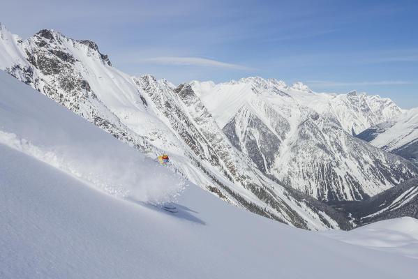 Ski mountaneerig at Roger Pass, British Columbia, Canada