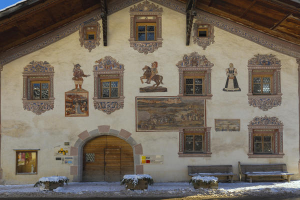 Frescoed house in Ladis. Ladis, Inntal, Tirol, Osterreich, Europe