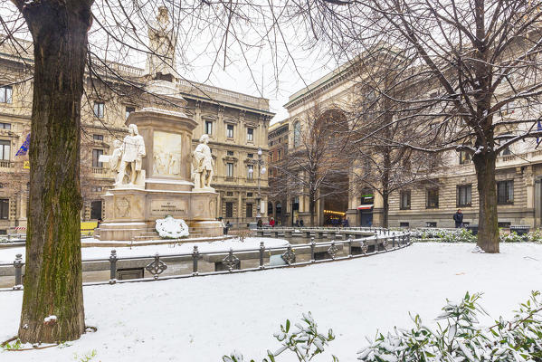 Galleria Vittorio Emanuele II after a snowfall seen from Scala Square. Milan, Lombardy, Northern Italy, Italy.