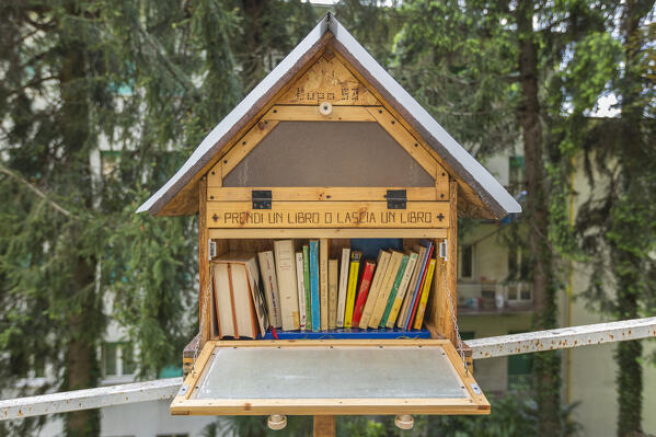 A little library on the path of St. Donato hermitage (Hermitage of San Donato), Como, lake Como, Lombardy, Italy, Europe