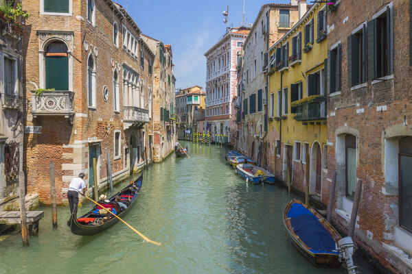 Gondoliers of Venice, Veneto, Italy, Europe