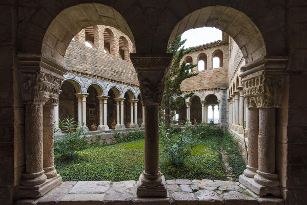 The cloister of Colegiata de Santa Maria la Mayor. Alquezar, Huesca, Aragon, Spain, Europe