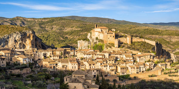 Alquezar village and Colegiata de Santa María la Mayor at sunset. Alquezar, Huesca, Spain, Europe