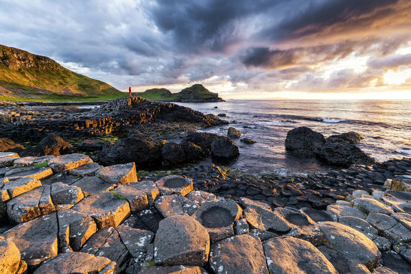 The Giant's Causeway, County Antrim, Ulster region, Northern Ireland, United Kingdom. (MR)