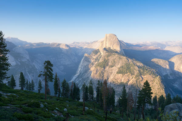 View of Half Dome and Yosemite Valley from Glacier Point, Yosemite National Park, Sierra Nevada, California, North America, USA