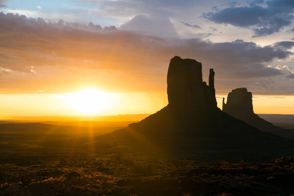 Sunrise in Monument Valley Tribal Park, Utah, Usa