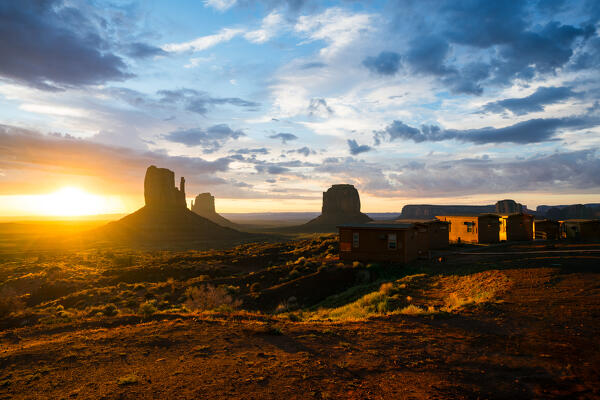 Sunrise in Monument Valley Tribal Park, Utah, Usa