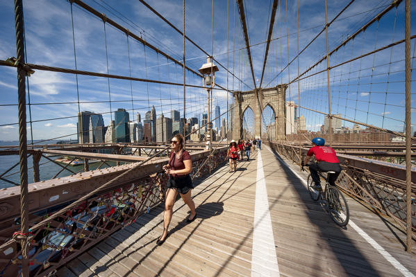 Walking on Brooklyn Bridge, New York, Usa