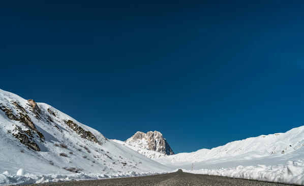 The plain of Campo Imperatore with the Gran Sasso in winter, Campo Imperatore, L'Aquila province, Abruzzo, Italy, Europe