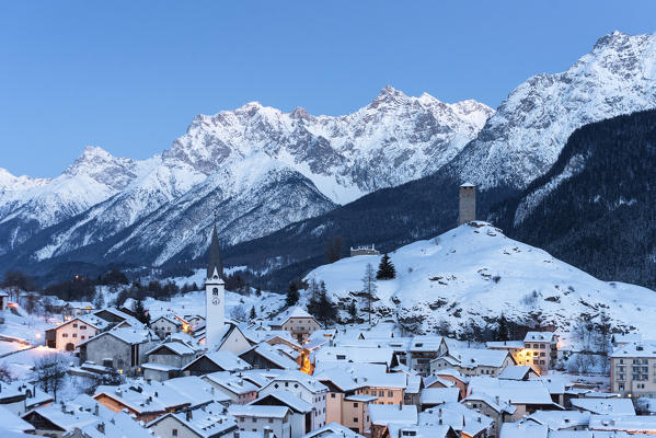 The little village of Ardez in the winter evening, Engadine, Canton of Graubunden, Switzerland, Europe