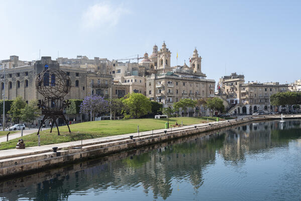 The village of Vittoriosa from Bormla waterfront, Malta, Europe