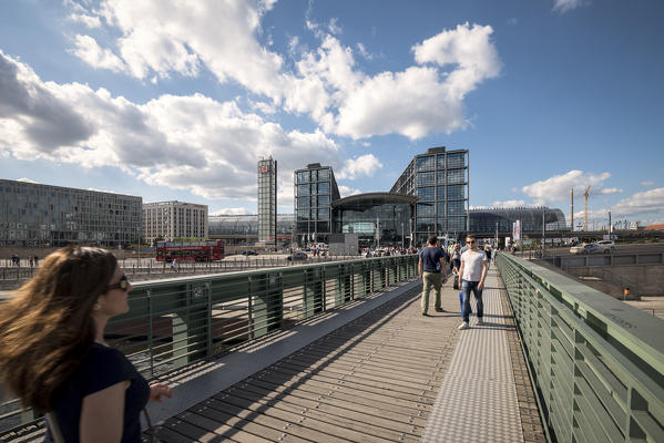 The footbridge in front of Berlin Hauptbahnhof station, Berlin, Germany, Europe
