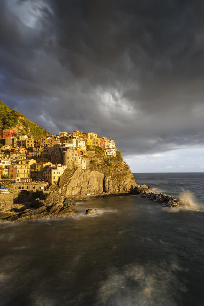 Golden hour in Manarola, Cinque Terre, municipality of Riomaggiore, La Spezia provence, Liguria, Italy, Europe