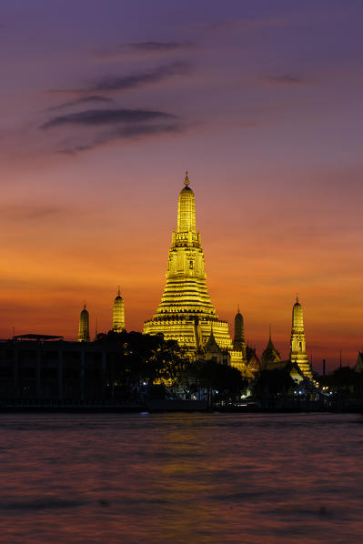 Wat Arun at sunset, Bangkok, Thailand, Asia