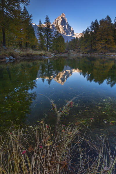 A view of Cervino and Blue lake at sunset during autumn, Breuil-Cervinia, Aosta, Valtournenche, Valle D'Aosta, Italy, Southern Europe