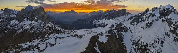 Aerial and panoramic view from Passo Giau at sunrise, Belluno, San Vito di Cadore, Ampezzo Dolomites, Veneto, Italy, Western Europe