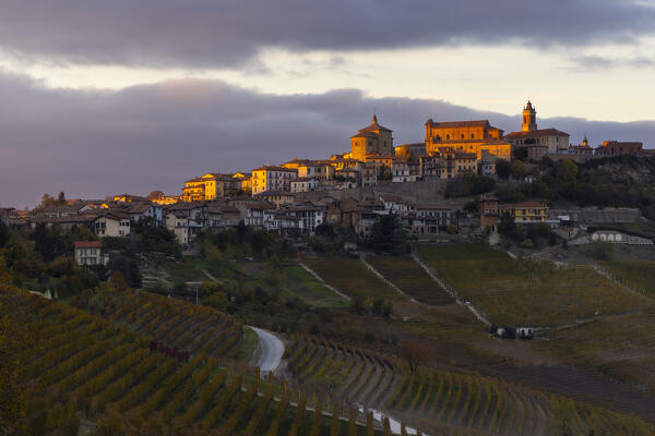 La Morra at sunset, Cuneo, Langhe e Roero, Piedmont, Italy, Southern Europe