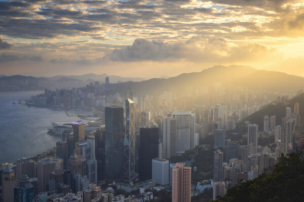 Elevated view of Hong Kong cityscape and Bank of China tower viewed from Lugard road during sunrise, The Peak, Hong Kong, China, Asia