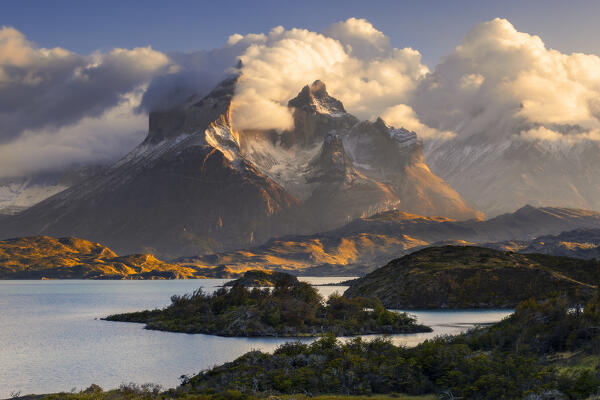 Elevated view of Lake Pehoe and Cuernos del Paine in the background during sunrise, Torres del Paine NP, Ultima Esperanza, Region de Magallanes y de la Antartica Chilena, Patagonia, Chile, South America