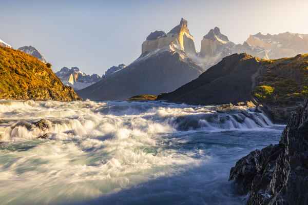 Salto Grande waterfall and Cuernos del Paine in the background, Torres del Paine NP, Ultima Esperanza, Region de Magallanes y de la Antartica Chilena, Patagonia, Chile, South America