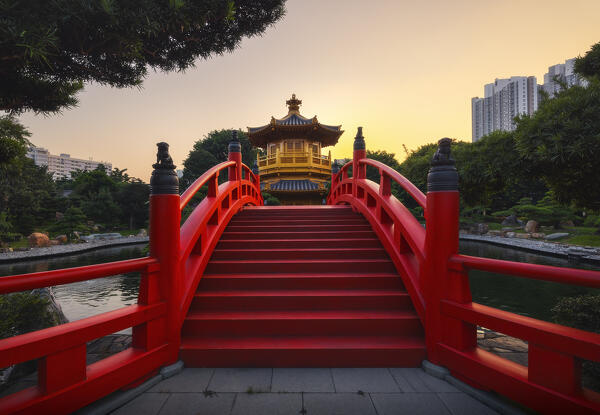 Pavilion of Absolute Perfection at Nan Lian Garden during sunset, Diamond Hill, Kowloon, Hong Kong island, Hong Kong, China, Asia