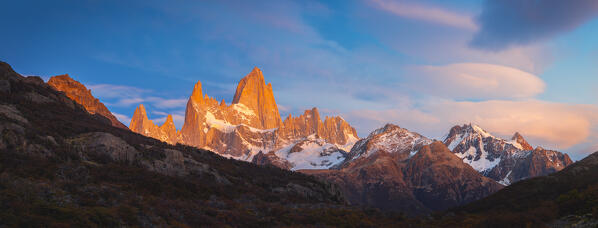 Panorammic view of Fitz Roy mountain during sunrise, El Chalten, Parque Nacional Los Glaciares, Santa Cruz, Patagonia Argentina, Argentina, South America