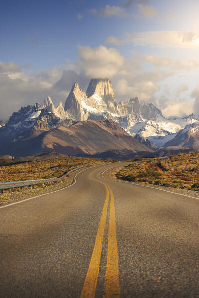 The main road to el Chalten with Fitz Roy in the background during sunrise, El Chalten, Parque Nacional Los Glaciares, Santa Cruz, Patagonia Argentina, Argentina, South America