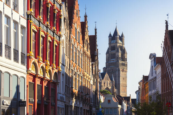 View of Sint Salvatorskathedraal from Markt of Bruges during sunset, Belgium, West Flanders, Flanders, Western Europe