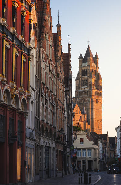View of Sint Salvatorskathedraal from Markt of Bruges during sunset, Belgium, West Flanders, Flanders, Western Europe