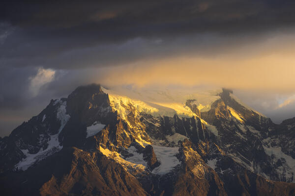 Punta Bariloche during sunrise, Torres del Paine NP, Ultima Esperanza, Region de Magallanes y de la Antartica Chilena, Patagonia, Chile, South America
