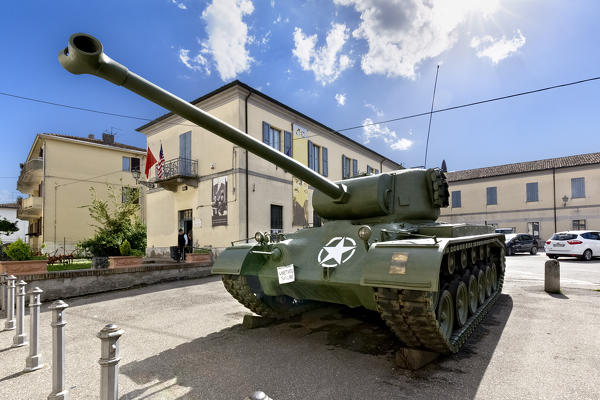The Pershing M26 heavy tank in front of the “Peppone e Don Camillo” museum in Brescello. The village is famous for the films of Don Camillo and Peppone. Reggio Emilia province, Emilia Romagna, Italy, Europe.