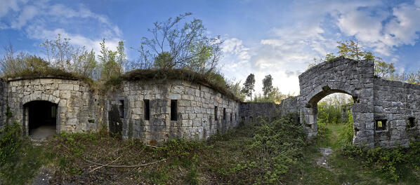 Fort Doss Fornas: entrance portal of the 19th century Austro-Hungarian fortress. Valsorda, Monte Vigolana, Trento, Trentino, Italy.