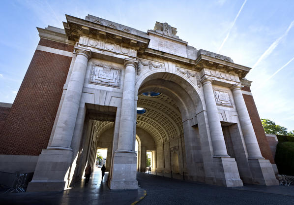 The Menin Gate Memorial to the Missing in Ypres, West Flanders, Belgium, Europe. It is dedicated to the British and Commonwealth soldiers who were killed in the Ypres Salient of the First World War and whose graves are unknown.