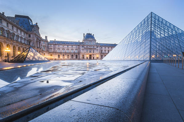 Louvre’s Pyramid and Louvre Museum during blue hour  (Paris, Ile-de-France, France, Europe)