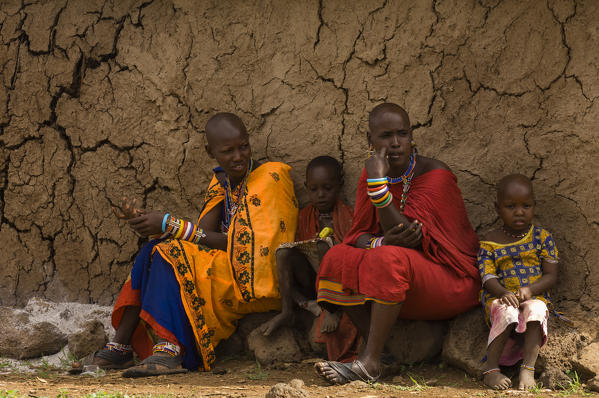 Masai women and kids, Amboseli National Park, Kenya.