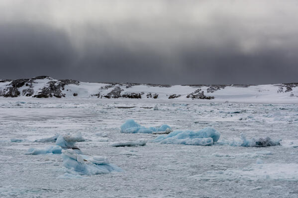 Murchinson Bay, Murchisonfjorden, Nordauslandet, Svalbard Islands, Norway.