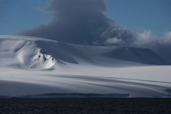 Hinlopen Strait,  beetween Nordaustlandet and Spitsbergen, Svalbard Islands, Norway.