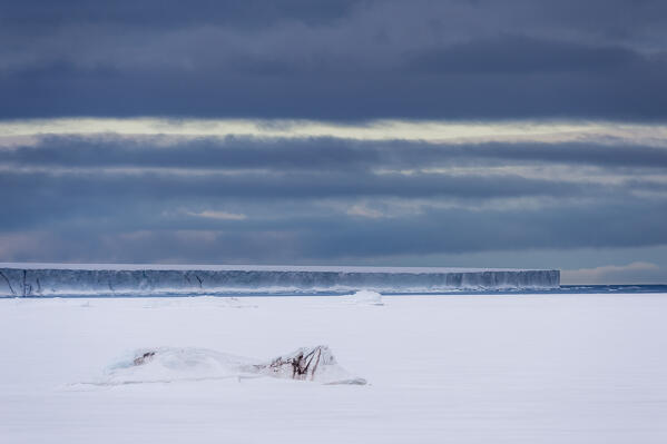 Austfonna ice cap, Nordaustlandet, Svalbard Islands, Norway.