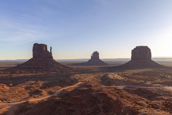 USA, Arizona, Monument Valley: classical view of the three buttes