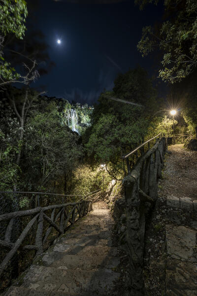 Europe, Italy, Umbria: Cascata delle Marmore from the path to upper overlock