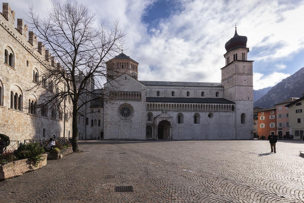 Cathedral of San Vigilio, Piazza del Duomo, Trento province, Trentino Alto-Adige, Italy, Europe.