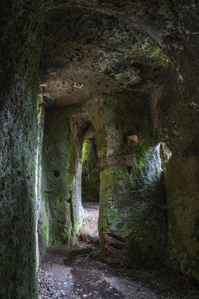 The early Christian Oratory of San Sebastiano overlooks the via cava of San Sebastiano in Sovana. Città del Tufo Archaeological Park, Sovana, Grosseto, Tuscany, Italy, Europe.
