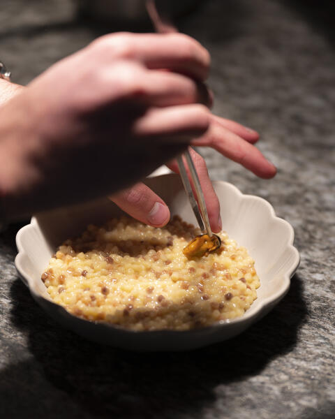 Preparation fregola pasta with mussels