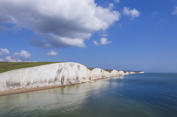 Elevated view of Seven Sisters chulk cliffs and Cuckmere Haven, Seven Sisters Country Park, South Downs National Park, Sussex, England, United Kingdom, Europe
