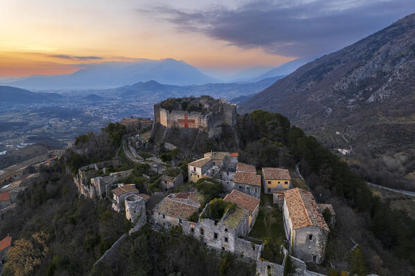 Vicalvi medieval castle with the old village at the foot of the hill, Vicalvi, Frosinone province, Ciociaria region, Latium, Italy, Europe