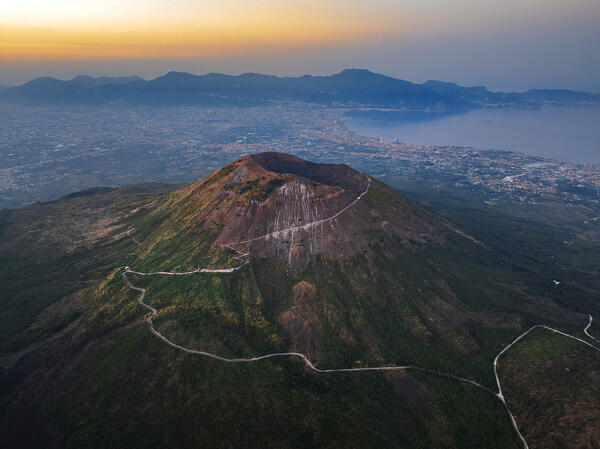 Aerial view of majestic volcano Vesuvio (Vesuvius) and the bay of Naples at dawn, summer scene, Vesuvius National Park, Naples, Campania, South of Italy, Italy 