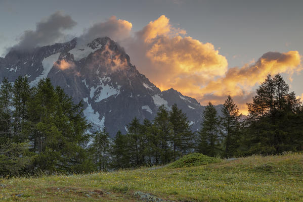 Sunrise in the Val Ferret, Ferret Valley, Courmayeur, Aosta Valley, Italy, Europe